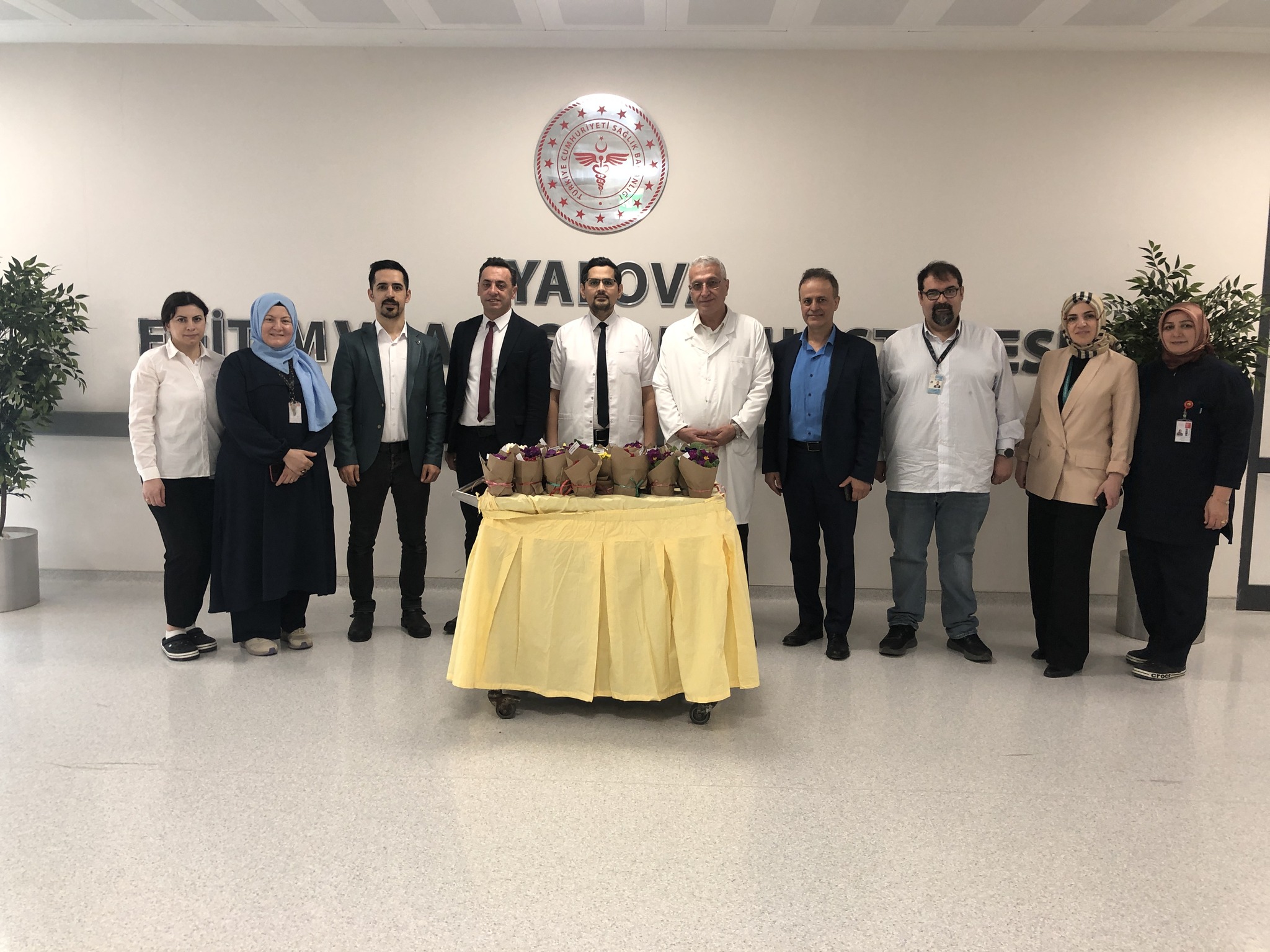 HASTANEDE 14 MART TIP BAYRAMI KUTLANDI