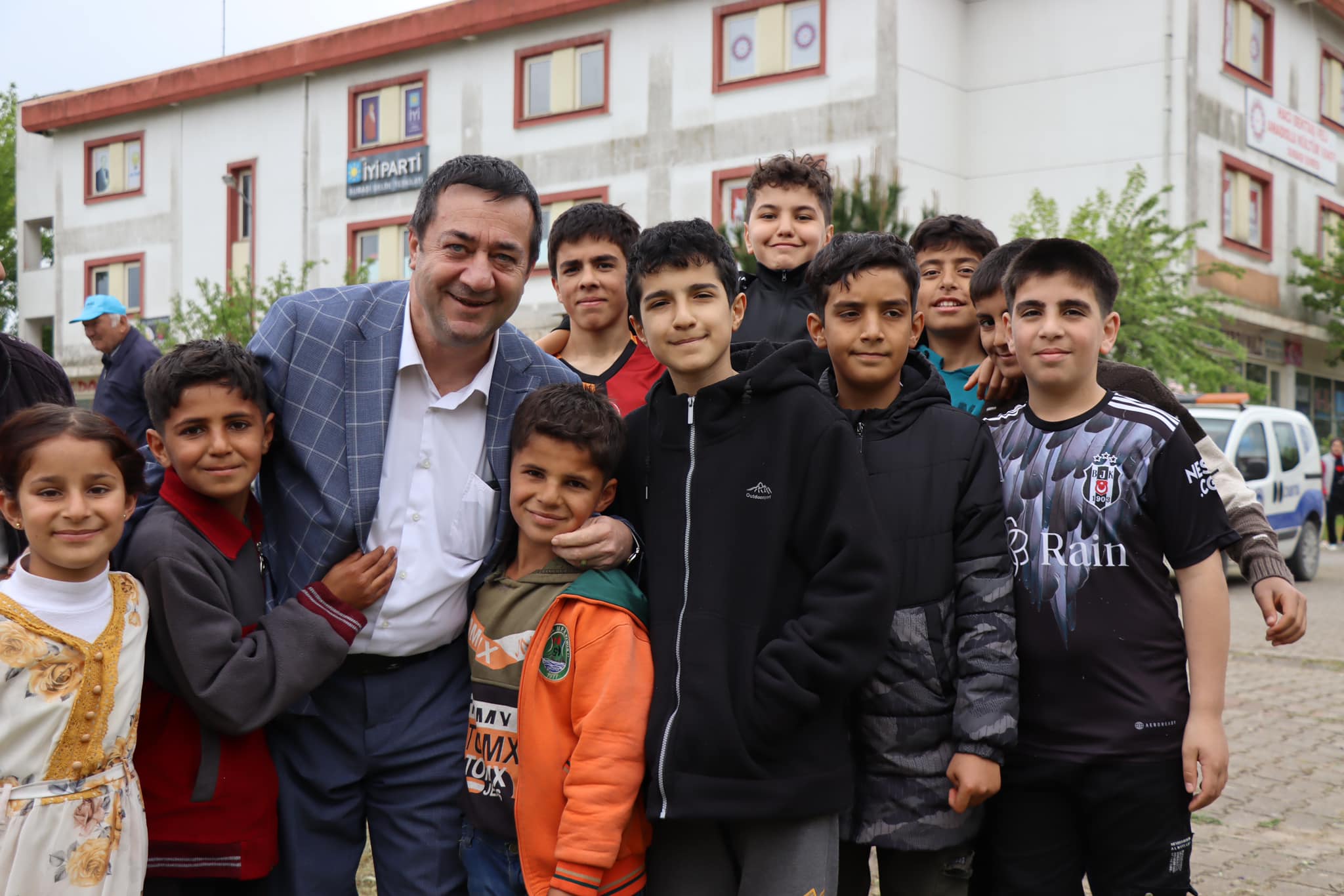 BAŞKAN CANBAY, ÇOCUKLARLA BİR ARAYA GELDİ