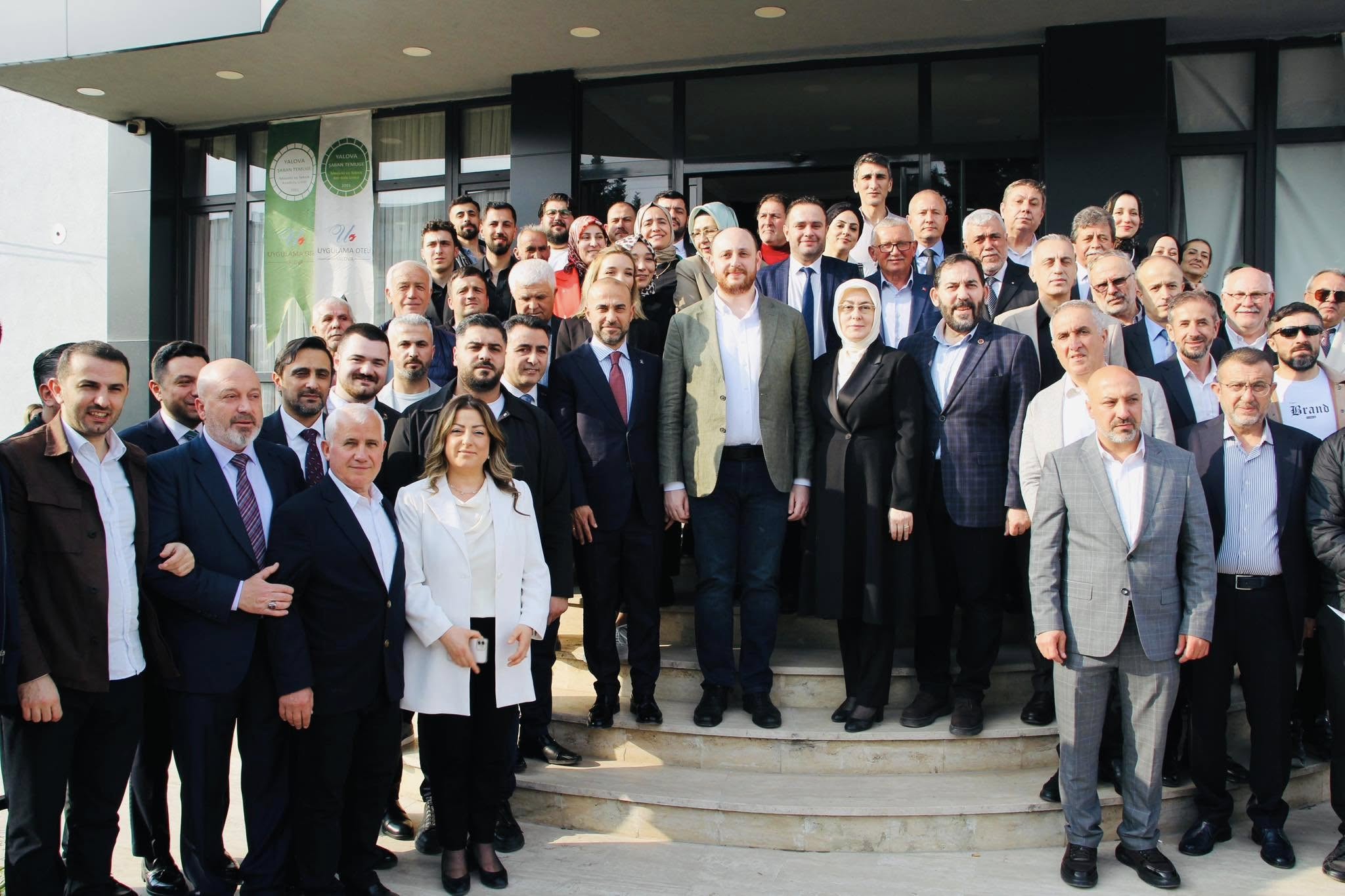 AK PARTİ İLÇE VE KÖYLERDE BAYRAMLAŞTI