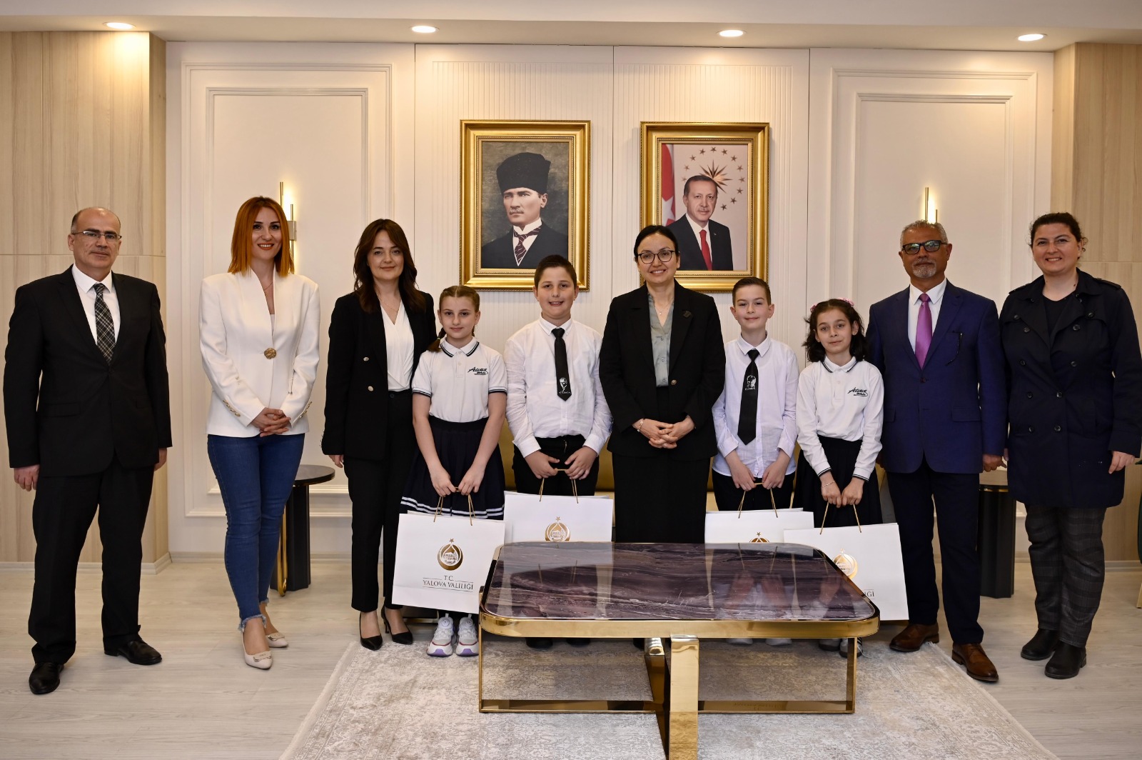 Bugün makam koltukları çocukların