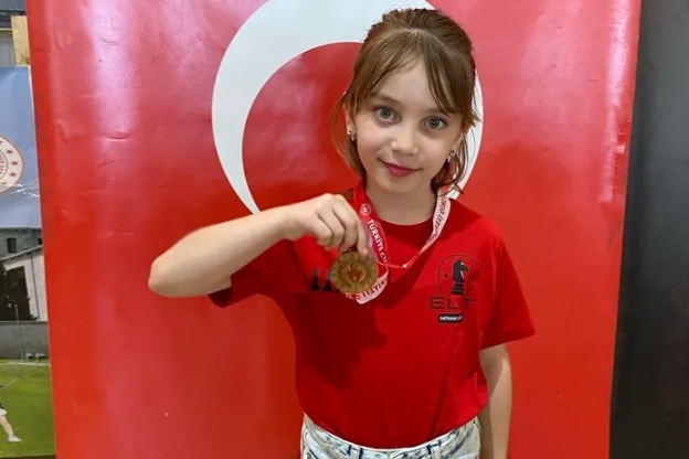 UMAY DENİZ TANGÜREK, YALOVA’YA MADALYA İLE DÖNDÜ