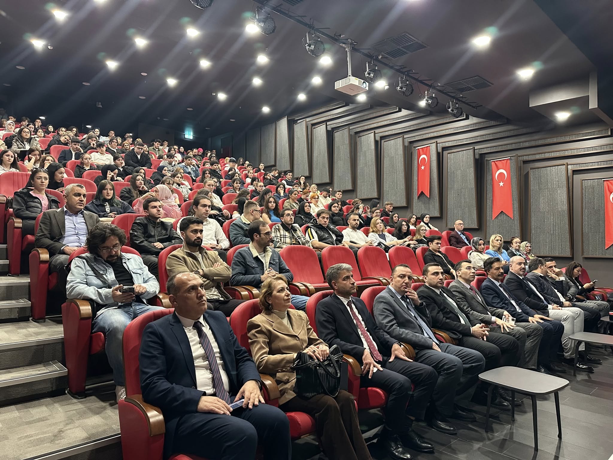 YALOVA’DA TURİZMİN GELECEĞİ TARTIŞILDI