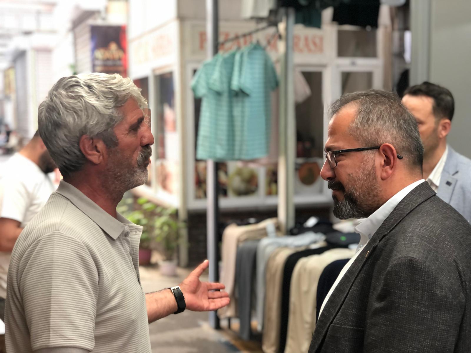 Anahtar partisi pazar esnafını dinledi