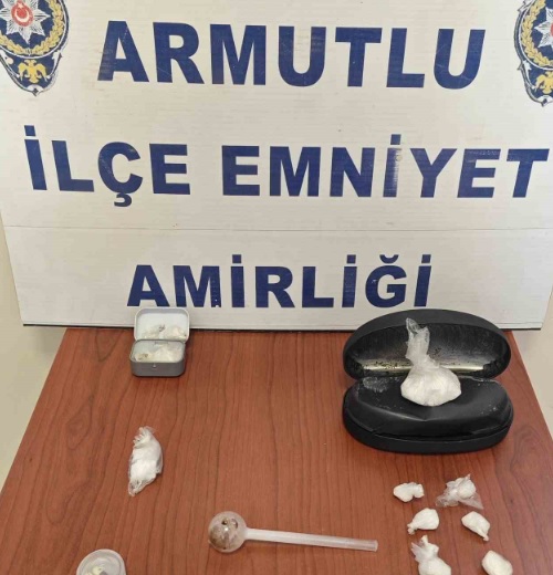 ARMUTLU’DA UYUŞTURUCU OPERASYONUNDA 2 TUTUKLAMA