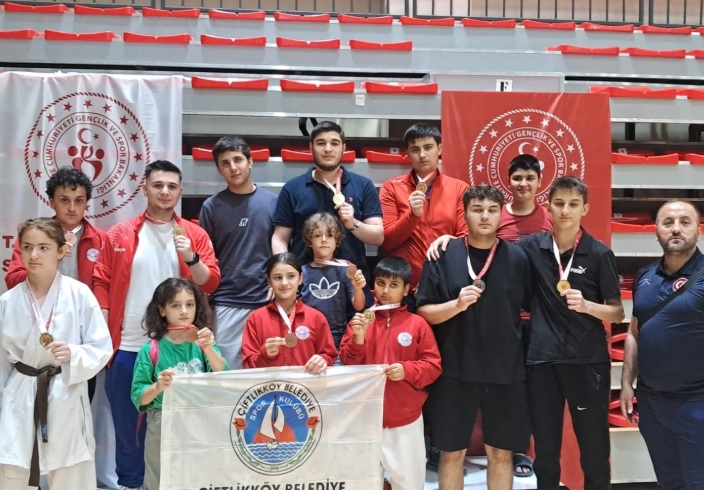 KARATECİLER FIRTINA GİBİ ESTİ