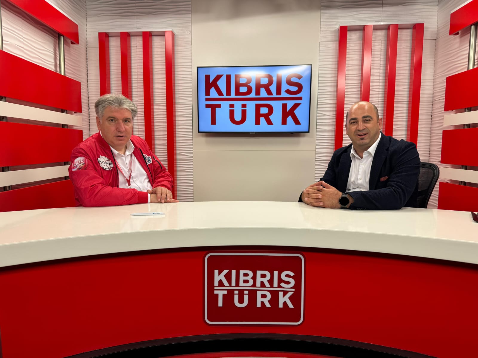 REKTÖR BAHÇEKAPILI YALOVA’LI GAZETECİ PEHLİVAN’I ZİYARET ETTİ