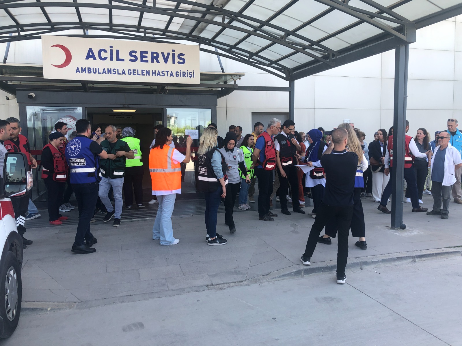 DEVLET HASTANESİNDE DEPREM TATBİKATI