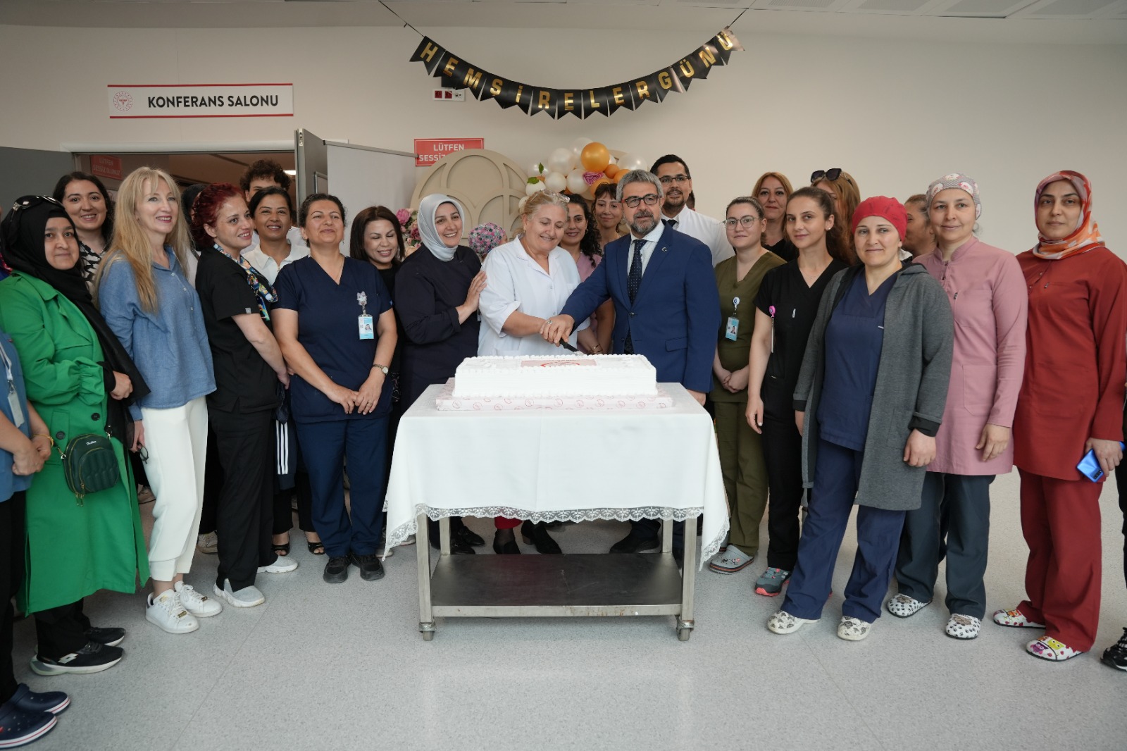 HEMŞİRELER GÜNÜ HASTANEDE KUTLANDI