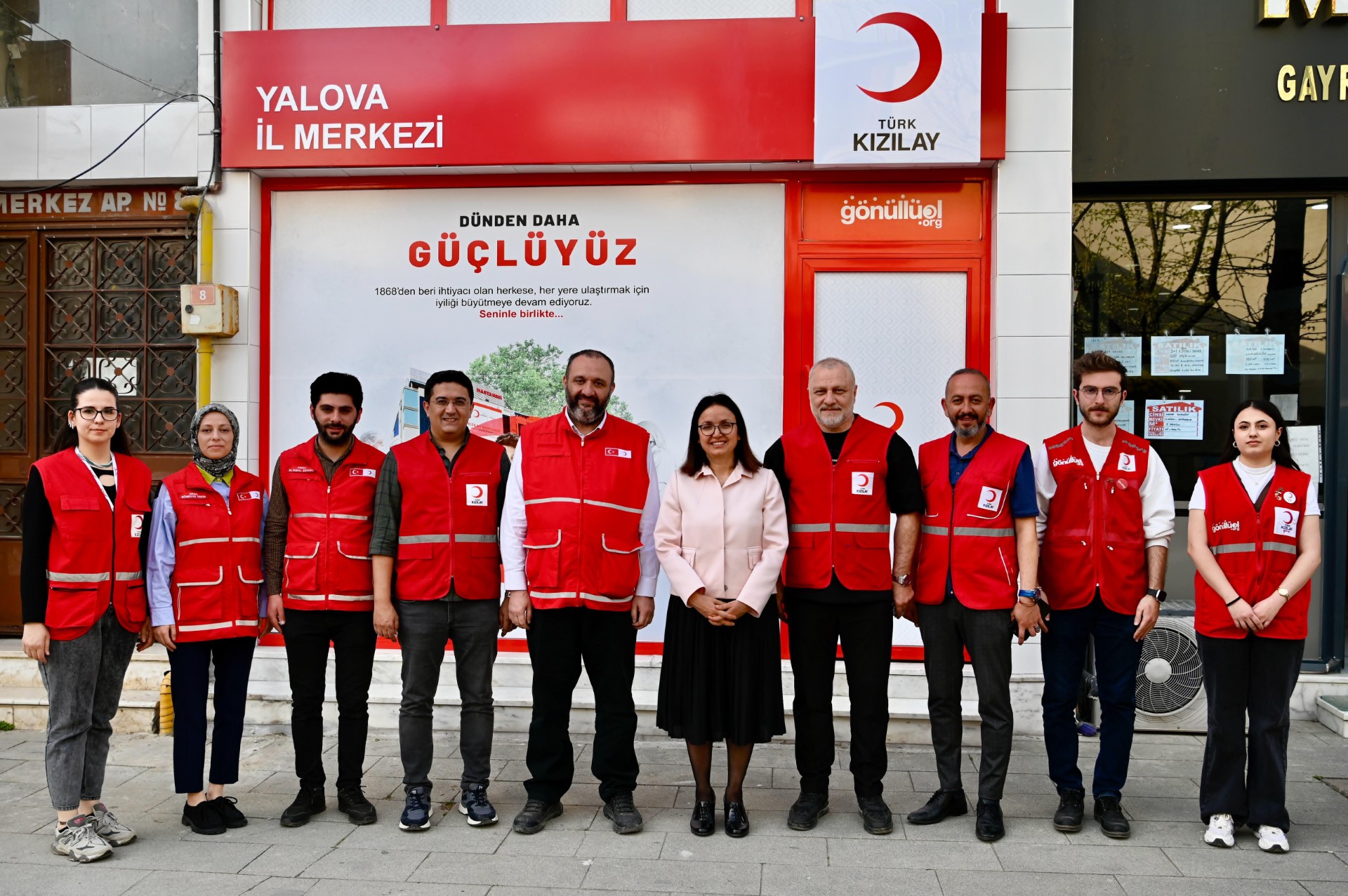 Kızılay ücretsiz giyim mağazası açıyor