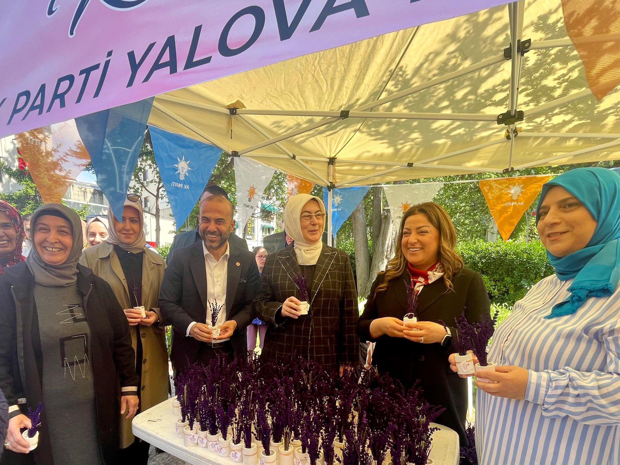 AK PARTİ’DEN ANNELER GÜNÜ ETKİNLİĞİ