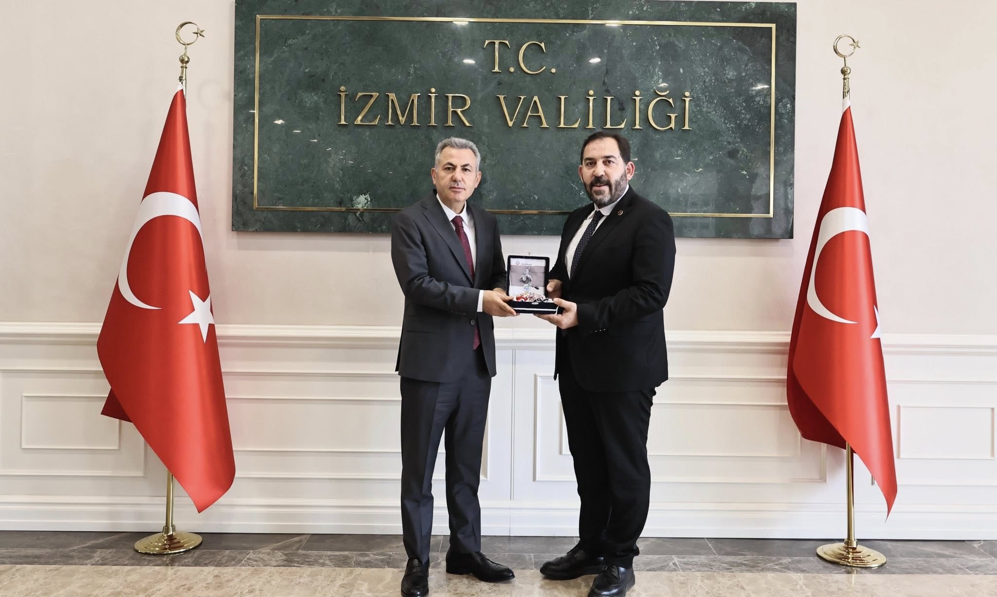 SOYGÜZEL, İZMİR VALİSİNİ ZİYARET ETTİ