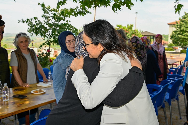 VALİ KAYA’DAN LALEDERE KÖYÜNE ZİYARET