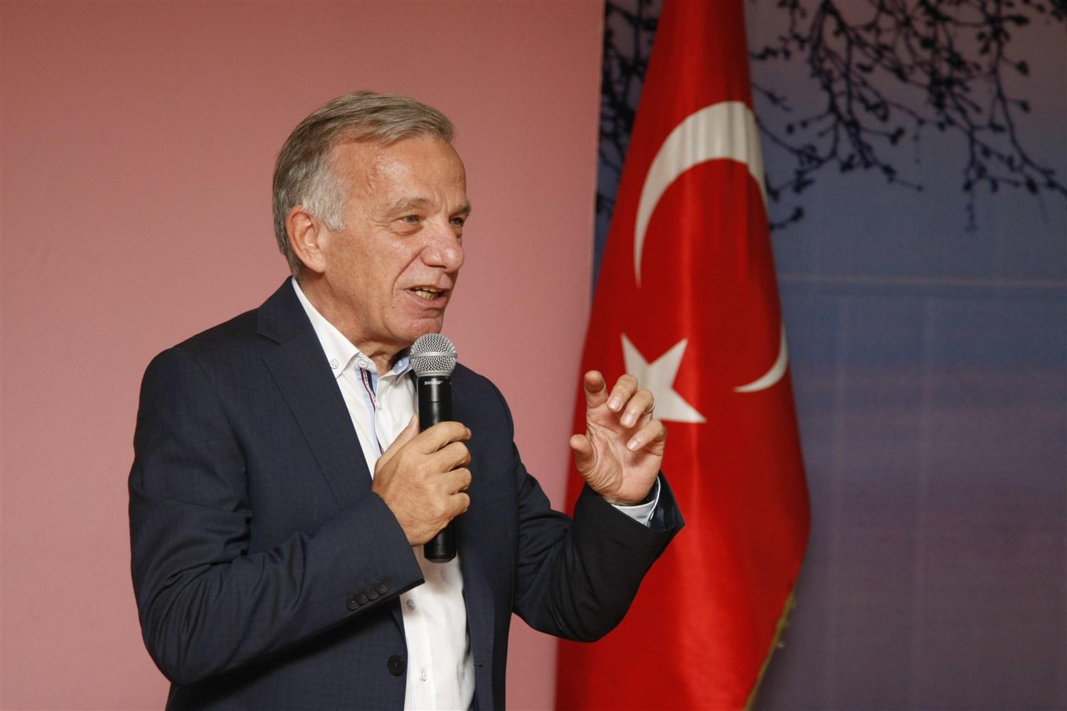 KOÇAL’DAN ”YOLSUZLUK ELEŞTİRİSİ”