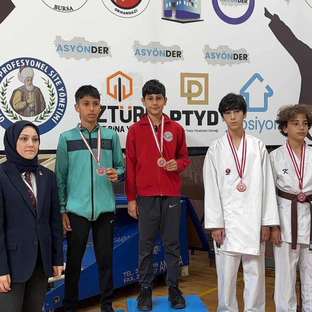 çiftlikköy kareteciler, orhangazi’de şov yaptı!