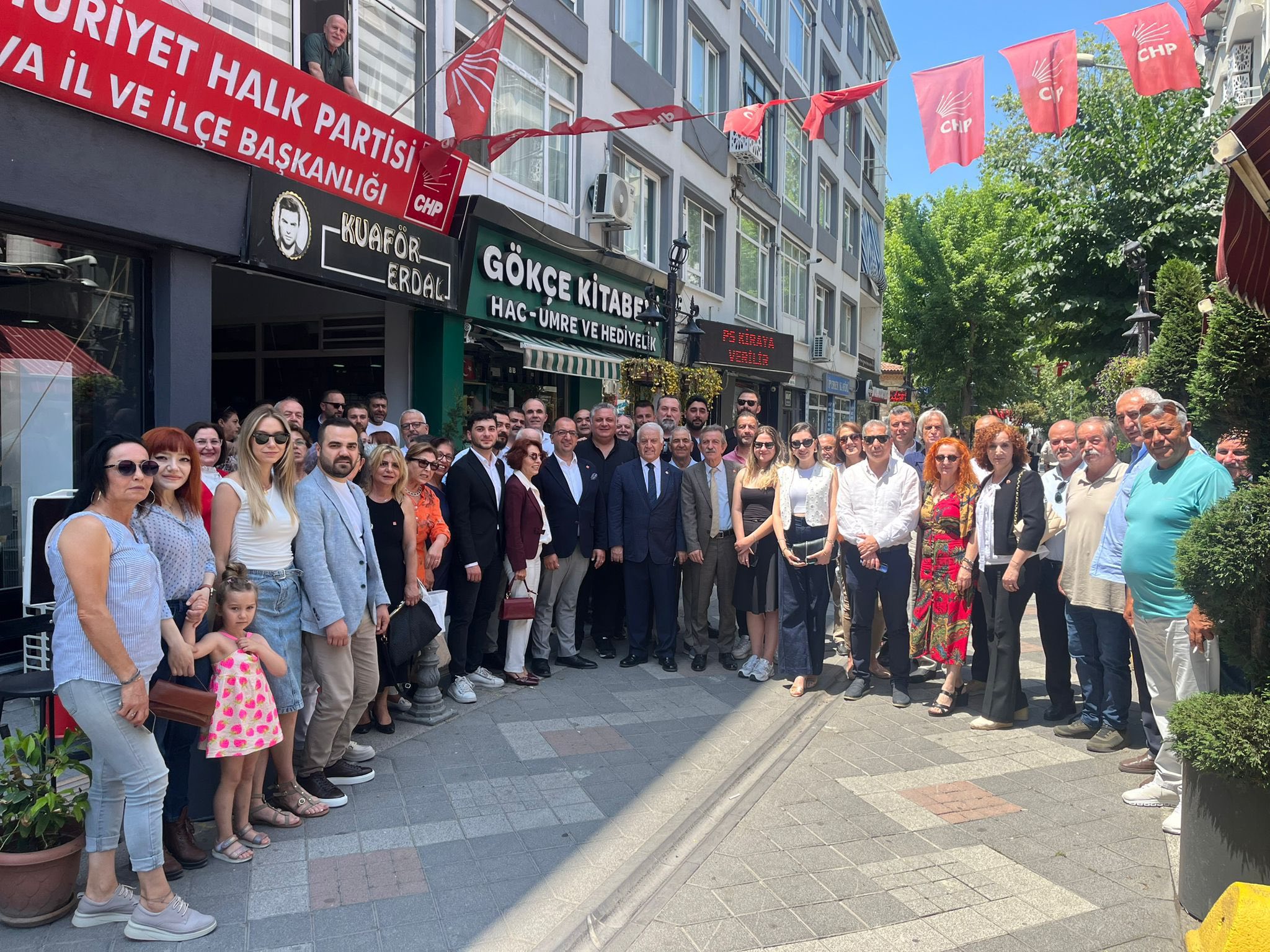 CHP’DE BAYRAMLAŞMA İL BİNASINDA YAPILDI