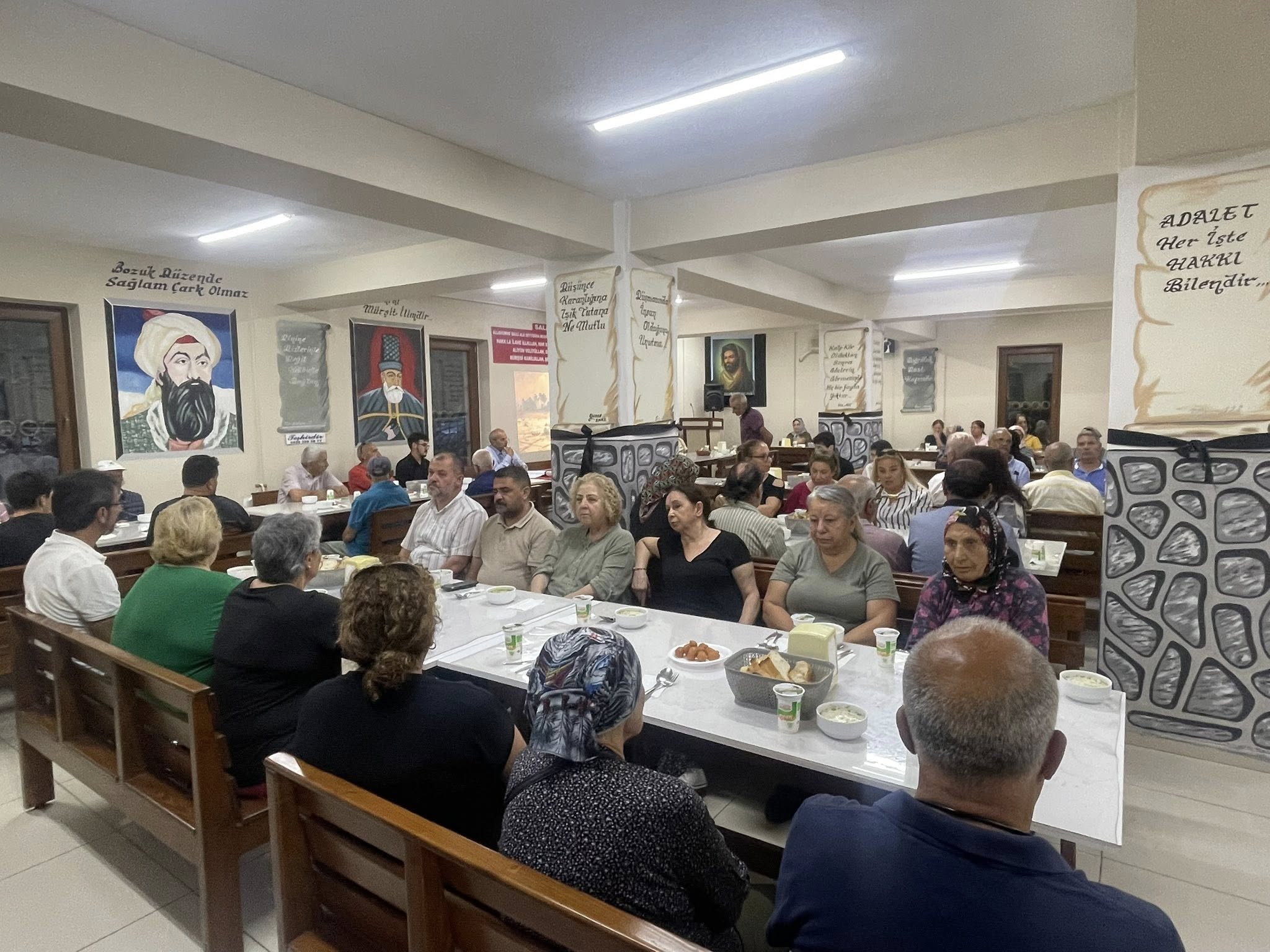 YALOVA’LI ”CANLAR” BİR ARADA ORUÇLARINI AÇTI