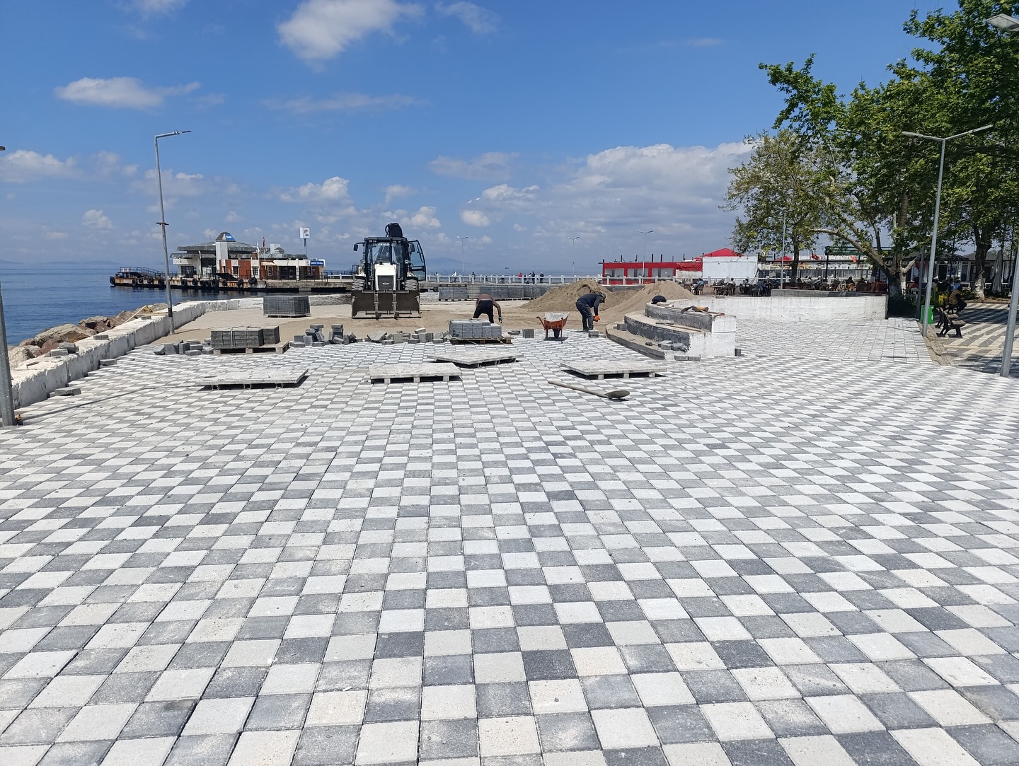 ÇINARCIK SAHİLİNDE ALT YAPI ÇALIŞMASI