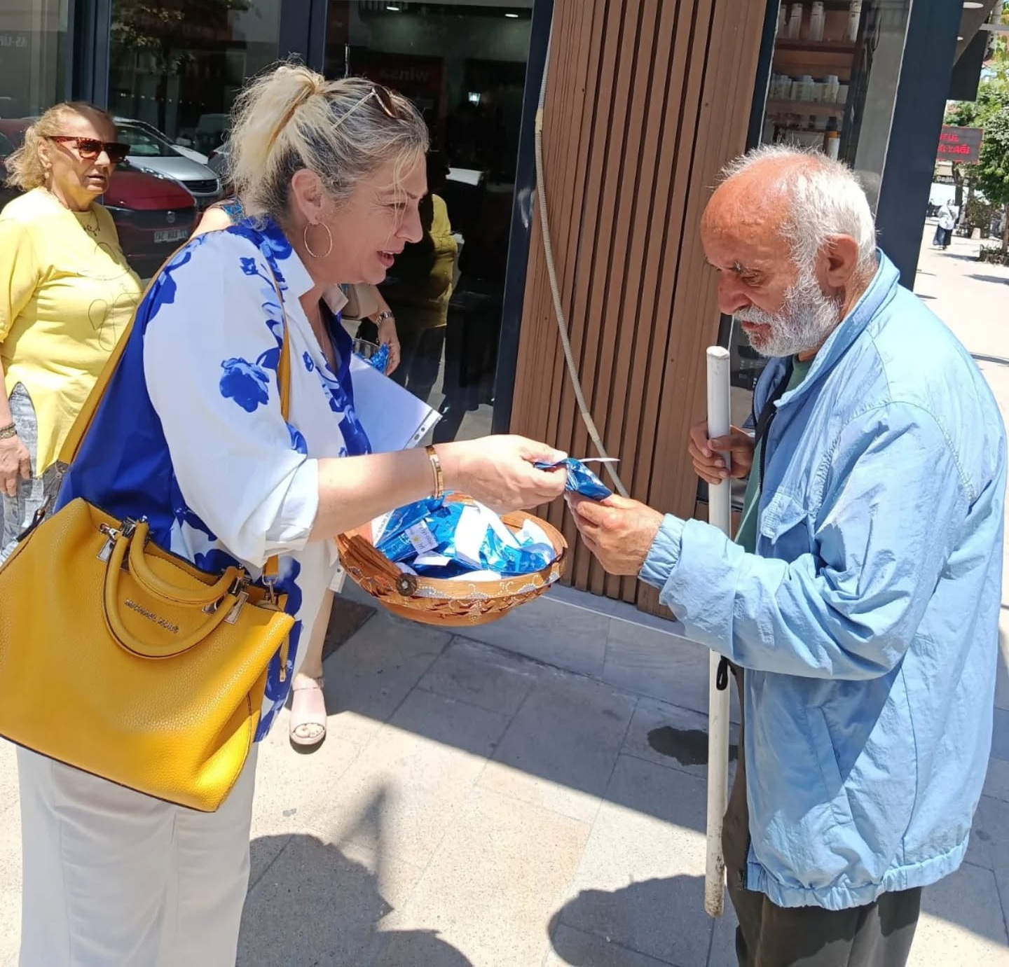 İYİ PARTİ’DEN ‘UMUT KURABİYESİ’