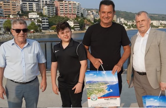 ACUN ILICALI’DAN ARMUTLU ÇIKARMASI