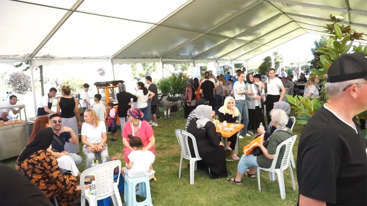 GÜLEÇ KARDEŞLER, BAYRAMDA TERCİH NOKTASI OLDU