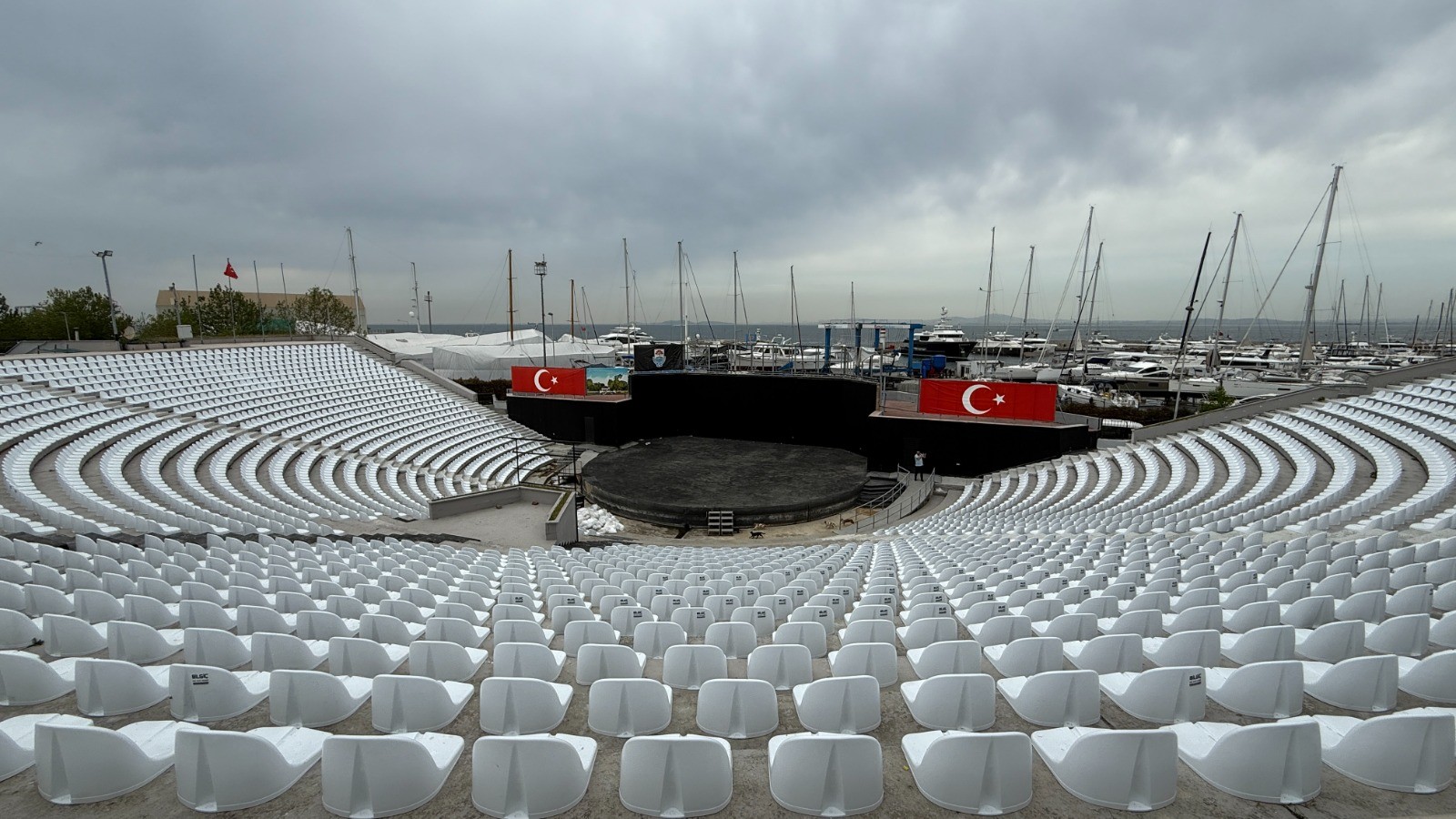 BARIŞ MANÇO AMFİ TİYATRO’YA MODERN DOKUNUŞ