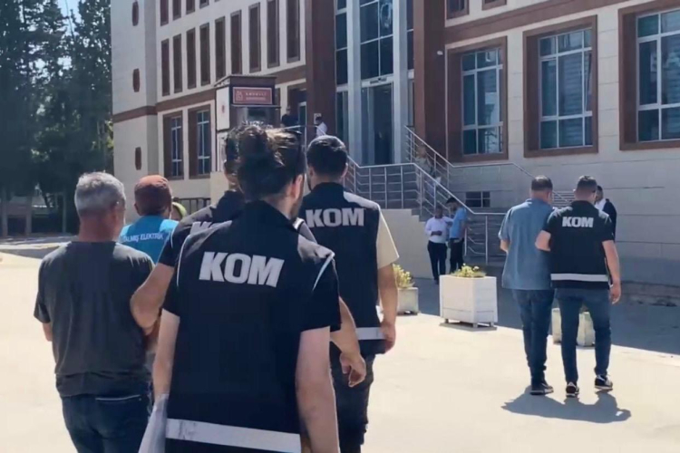 YALOVA’DA DOLANDIRICILIK ÇETESİ ÇÖKERTİLDİ!