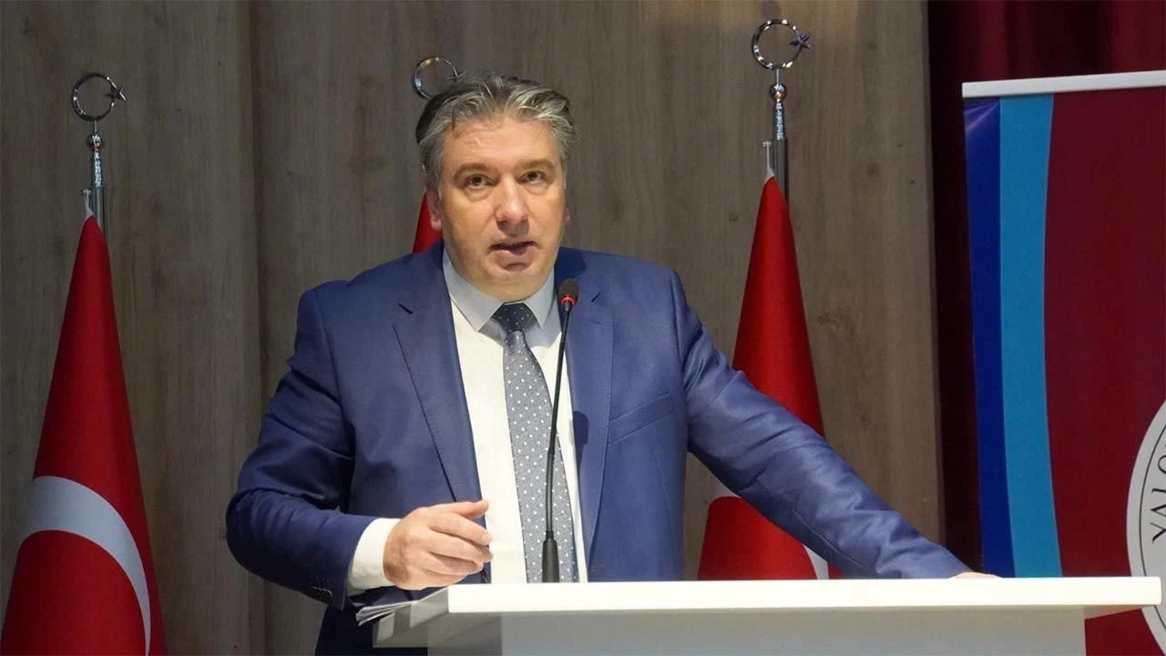 REKTÖR BAHÇEKAPILI: ”YALOVA İÇİN GÜÇ BİRLİĞİ YAPIYORUZ”
