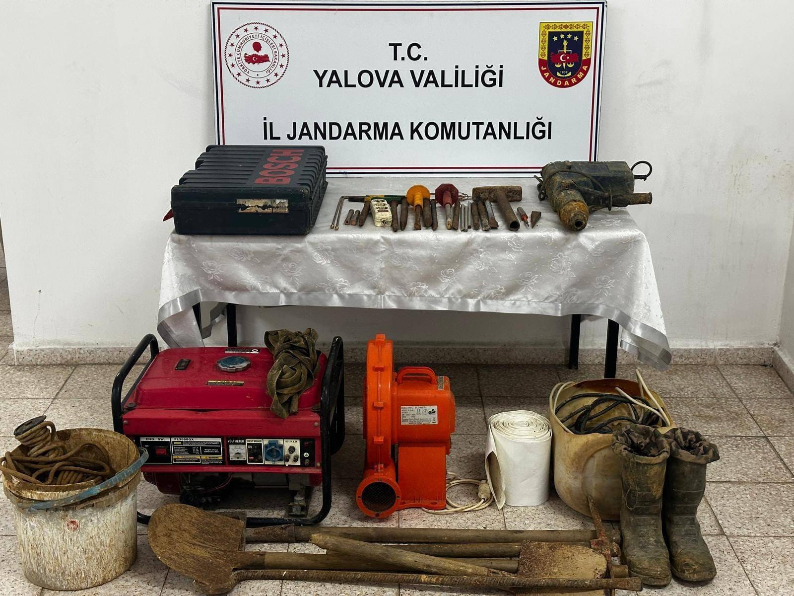 çınarcık’da kaçak kazı yapana suçüstü