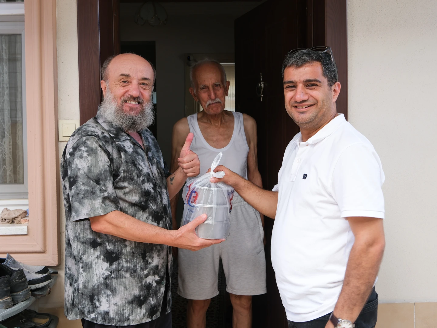 ÇİFTLİKKÖY BELEDİYESİ 6 AYDA 7843 ÖĞÜN SICAK YEMEK DAĞITTI