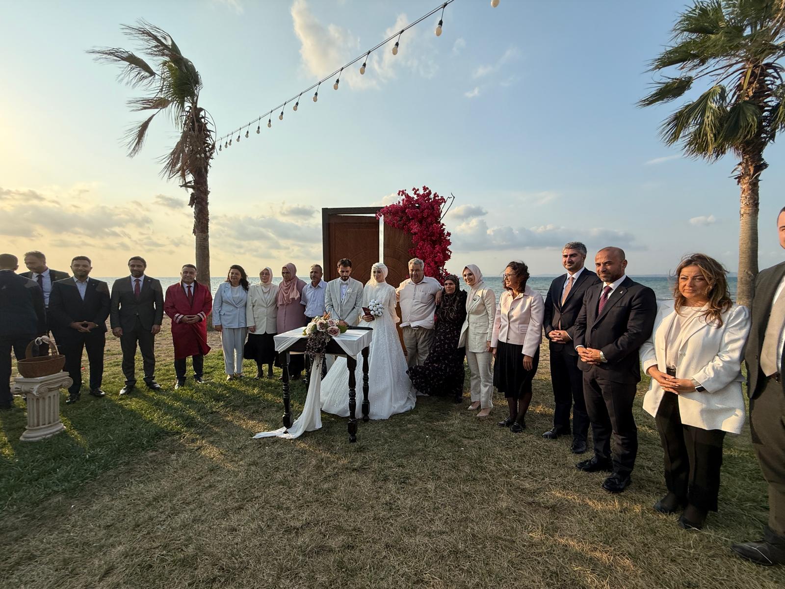 BAKAN GÖKTAŞ’IN KATILDIĞI NİKAHI BAŞKAN KAÇAR KIYDI