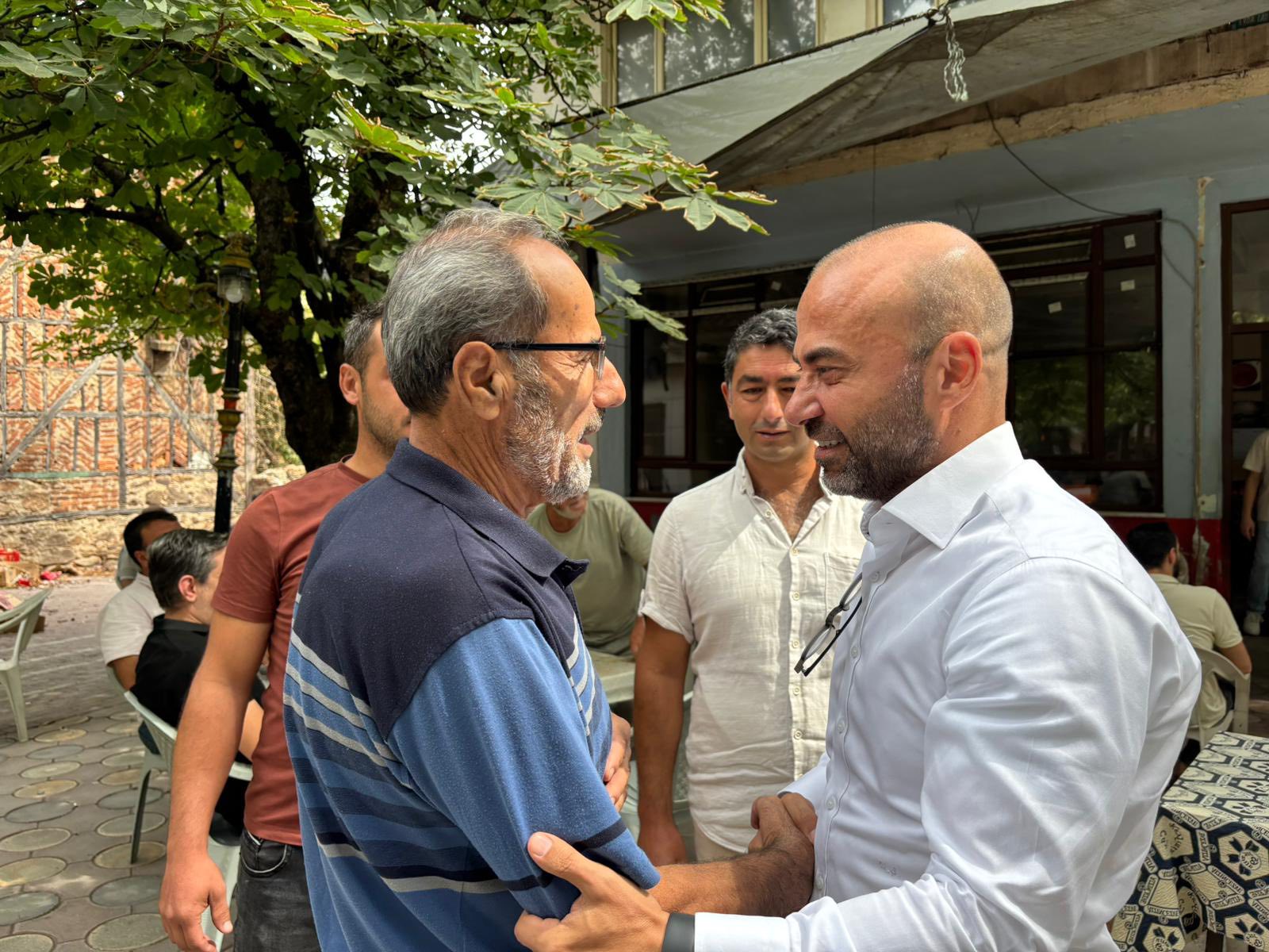 GÜÇLÜ’DEN, ARMUTLU’DA GÖNÜL BULUŞMALARI