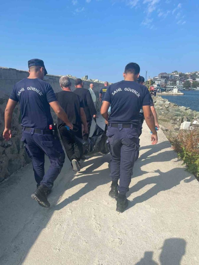 YALOVA'DA ESKİ FUTBOLCU DENİZ YÜZEYİNDE ÖLÜ BULUNDU