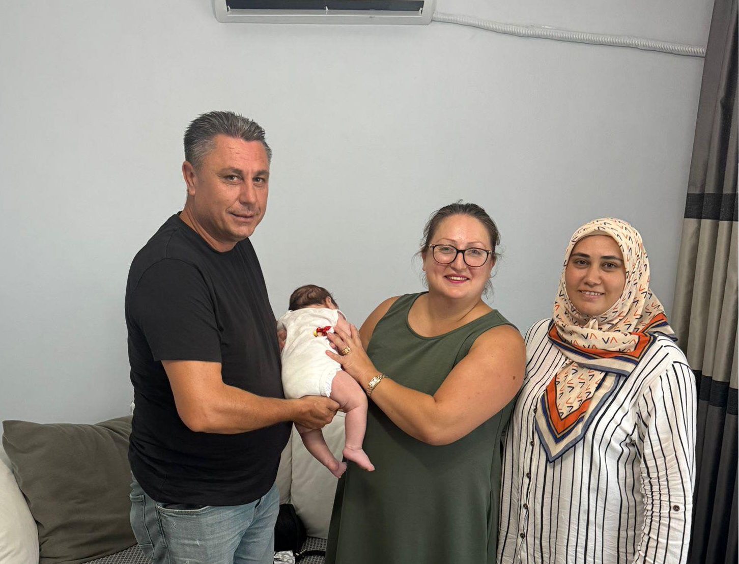 ÇİTİL AİLESİ, YENİ DOĞAN BEBEKLERİ YALNIZ BIRAKMIYOR