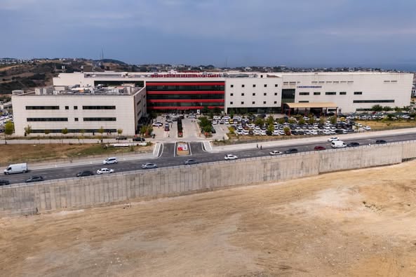 HASTANE YOLU YAPILARAK TRAFİĞE AÇILDI