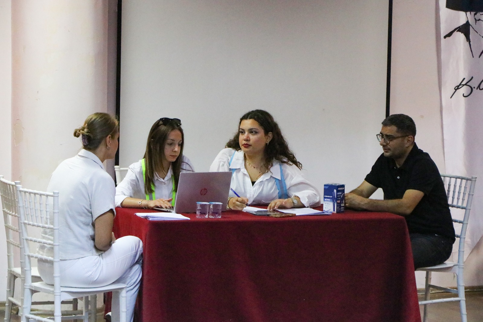 ÇİFTLİKKÖY İSTİHDAM OFİSİNE YOĞUN İLGİ