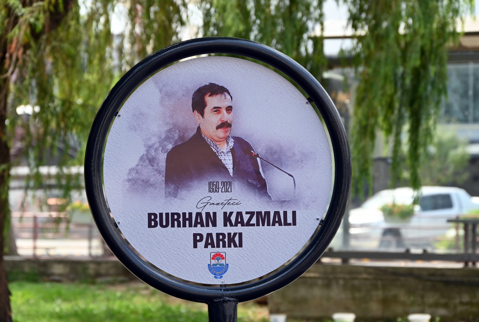 YALOVA’DA MERHUM GAZETECİLERE VEFA: PARKLARA İSİMLERİ VERİLDİ, RESİMLERİ ASILDI