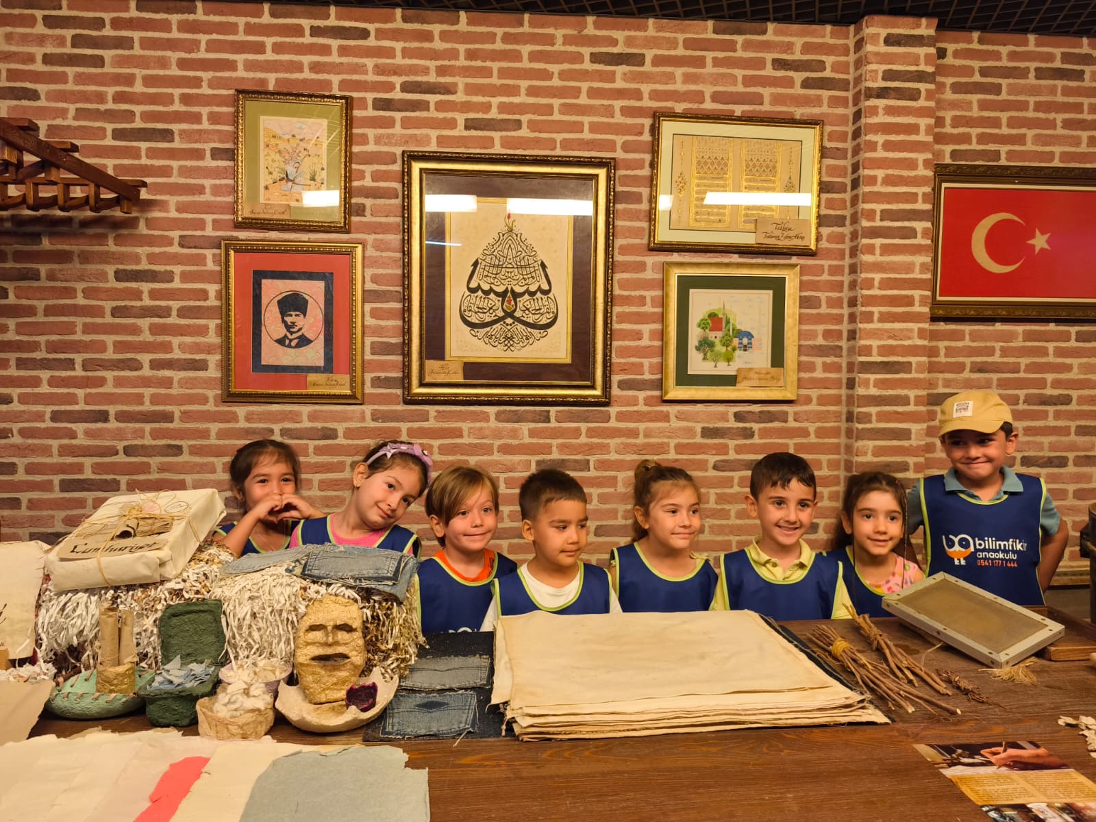 KÂĞIT MÜZESİ’NDE MİNİKLER TARİHE DOKUNUYOR