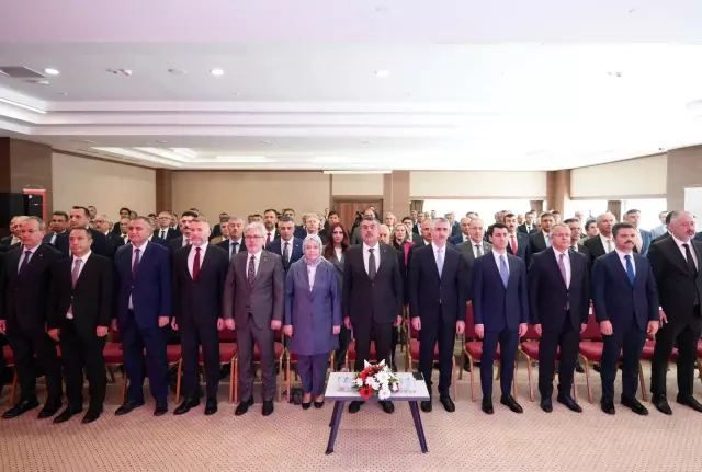 OKULLARDA FORMA ZORUNLULUĞU GERİ GELİYOR!