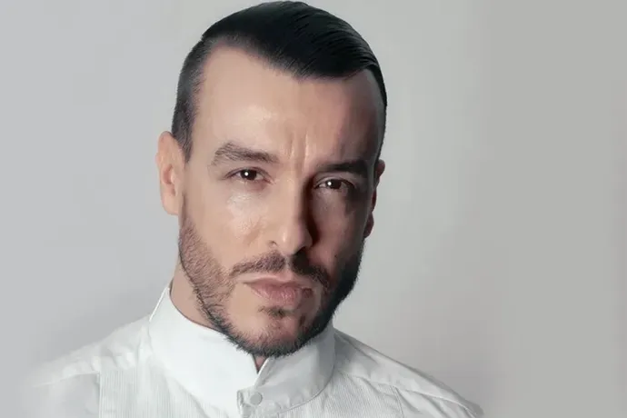 CEM ADRİAN, YALOVA'YA KONSER İÇİN GELİYOR
