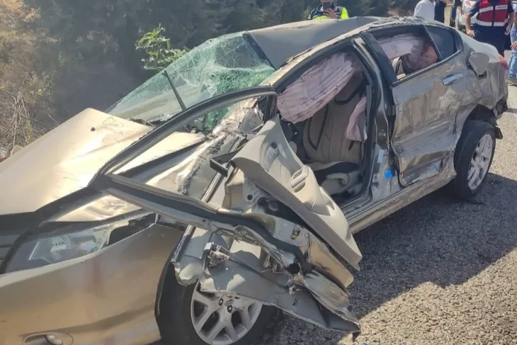 ÇINARCIK’TA FECİ TRAFİK KAZASI: 2 YARALI