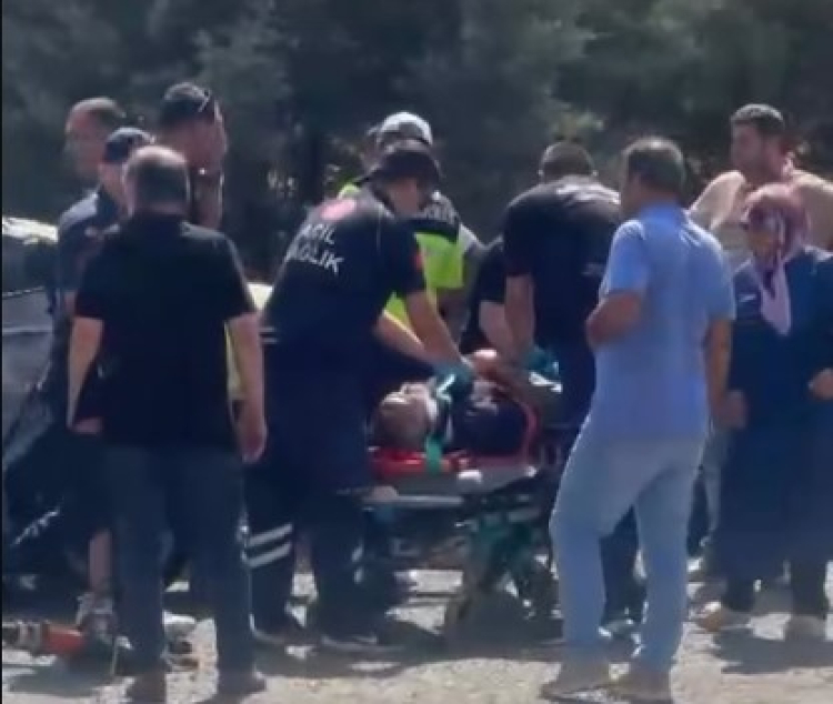 ÇINARCIK’TA FECİ TRAFİK KAZASI: 2 YARALI
