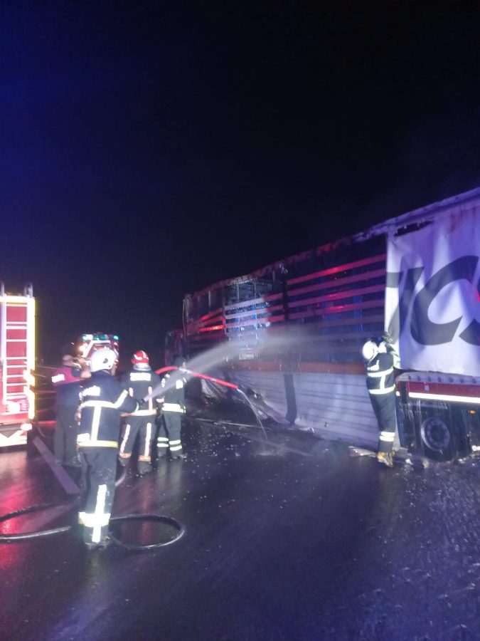 VİDEO HABER: ALTINOVA'DA TIR YANGINI
