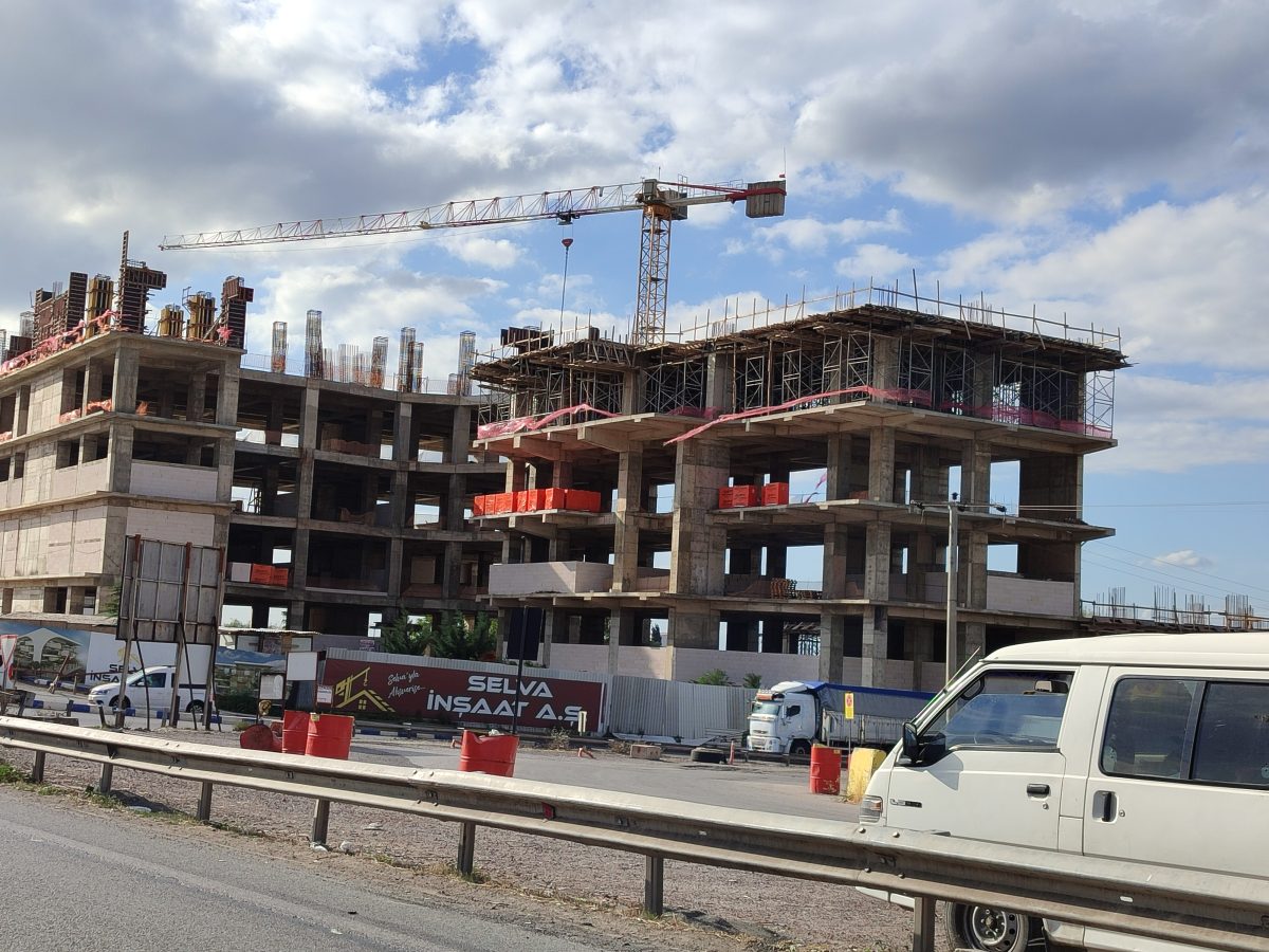 TAVŞANLI’DA MODERN ALIŞVERİŞ MERKEZİ YÜKSELİYOR 3 TAVŞANLI’DA MODERN ALIŞVERİŞ MERKEZİ YÜKSELİYOR