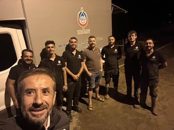 KARADERE’DE 1000 METRELİK İÇME SUYU HATTI YENİLENDİ