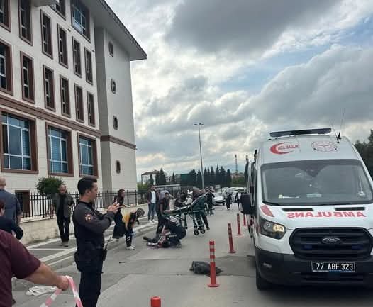 YALOVA ADLİYESİ ÖNÜNDE KANLI PUSU: TANIK OLARAK GELDİĞİ DAVA CİNAYETLE SONUÇLANDI