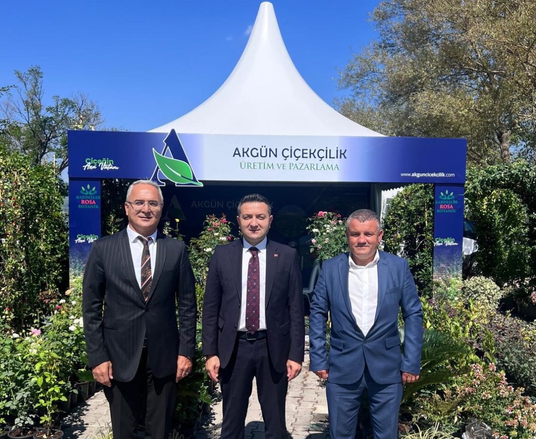 YALOVA TARIM VE ORMAN MÜDÜRÜ İLMEÇ’TEN AKGÜN ÇİÇEKÇİLİK STANDINA ZİYARET