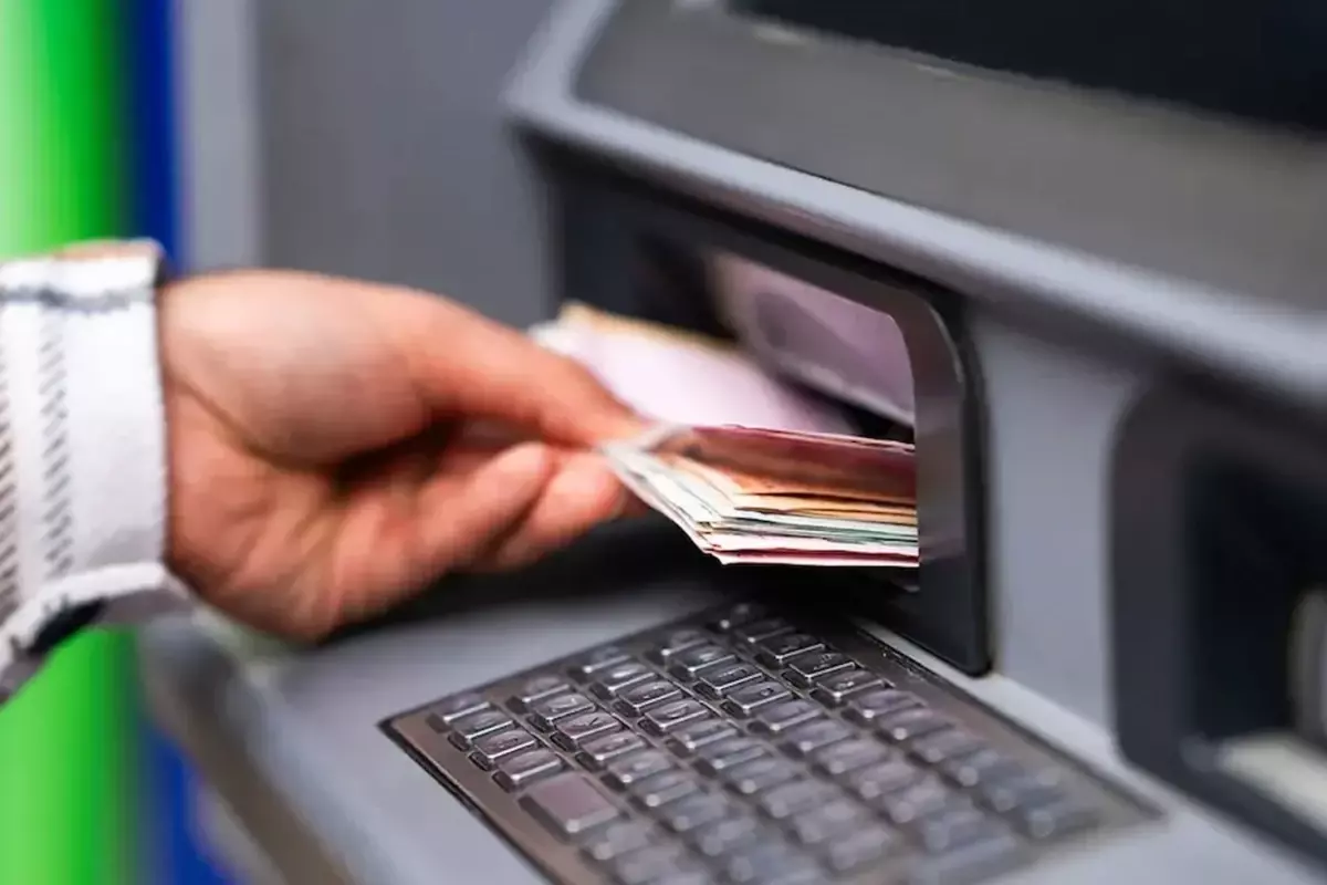 DEV BANKA NAKİT İŞLEMLERİNİ TAMAMEN KAPATTI!