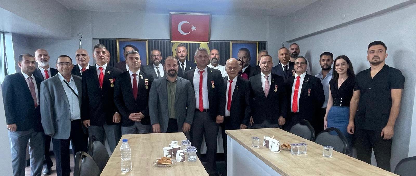 ANAHTAR PARTİSİNDEN GAZİLERE ZİYARET