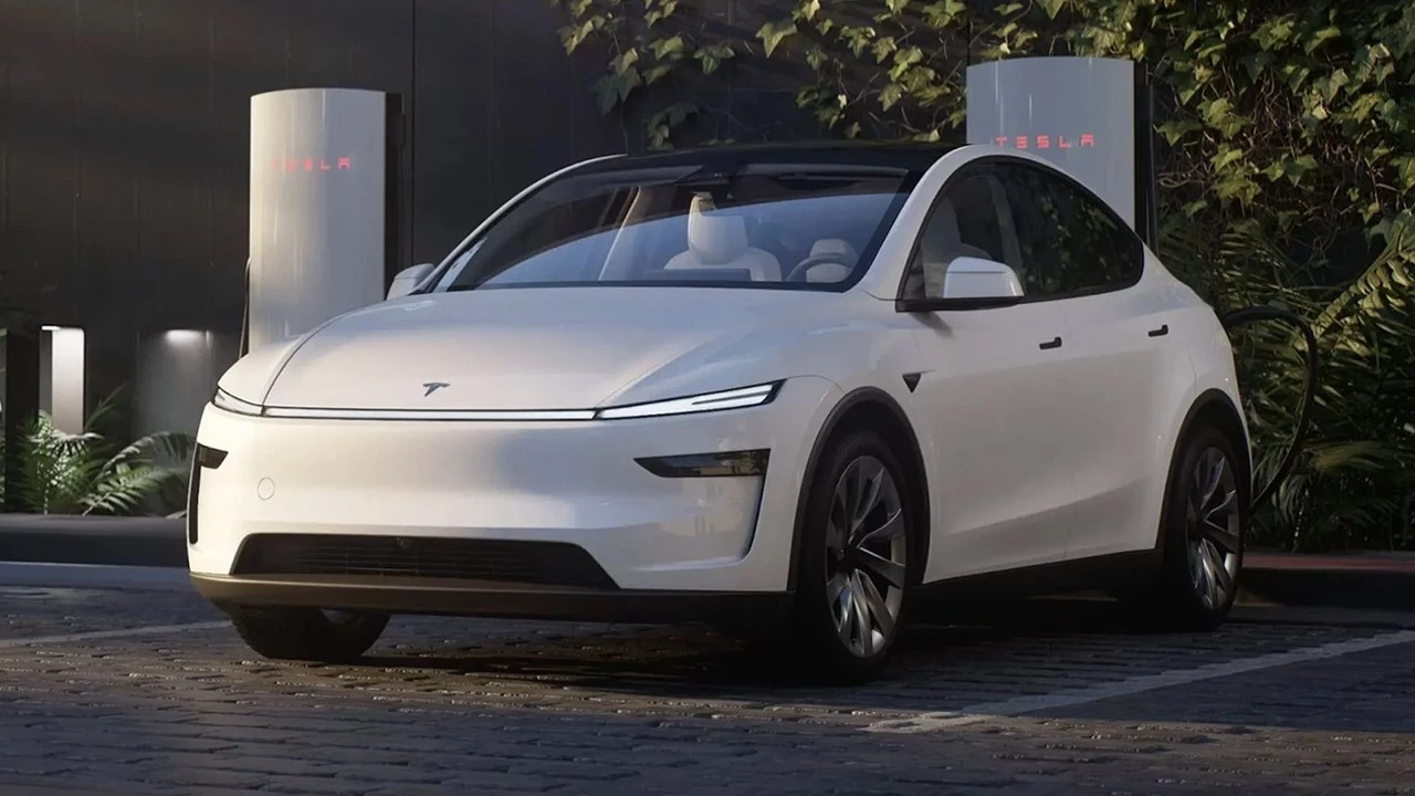 TESLA, INTEL'İN KAPISINDA: 18A SÜRECİNDE YENİ AI ÇİPİ GELİYOR