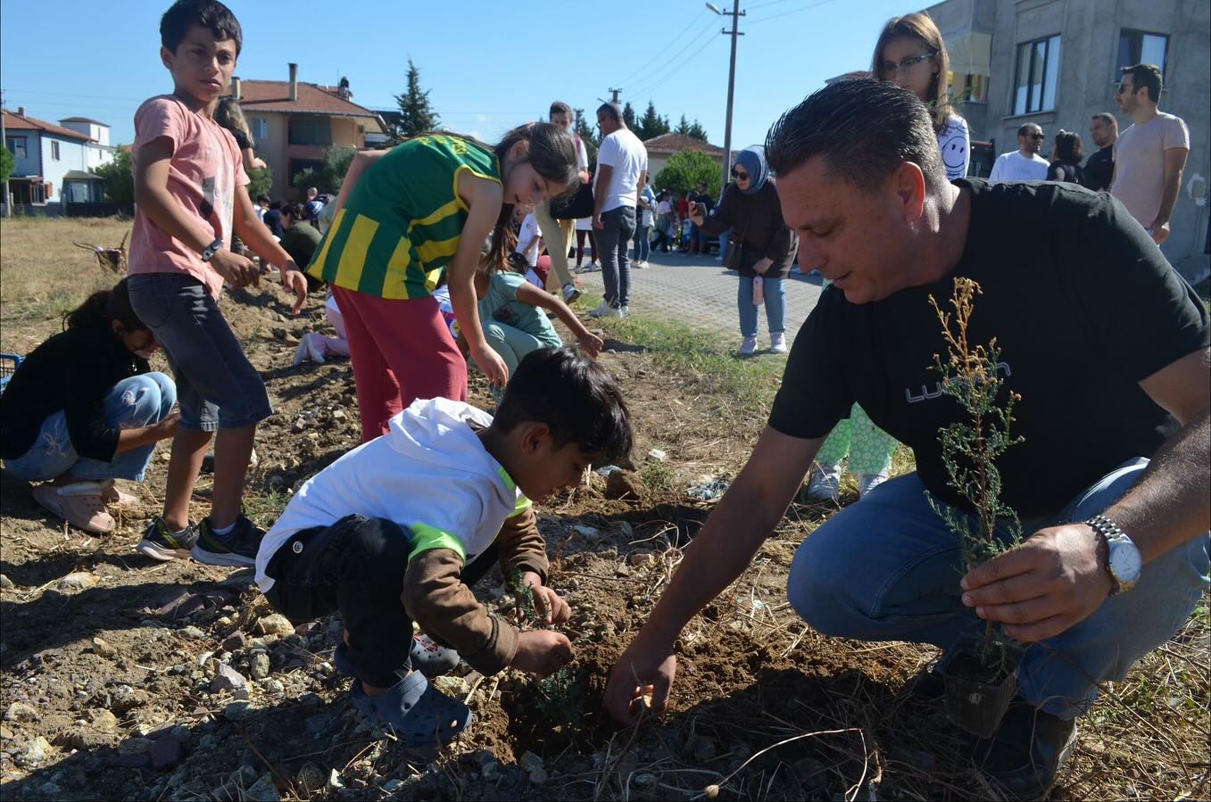 KAYTAZDERE’DE MİNİK ELLERDEN BÜYÜK DOKUNUŞ